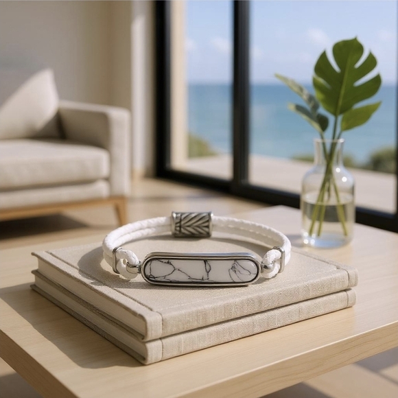 White Howlite ✦ Leather Bracelet ✦ 17ctw Stainless Magnetic Clasp 8" Unisex - Picture 1 of 8